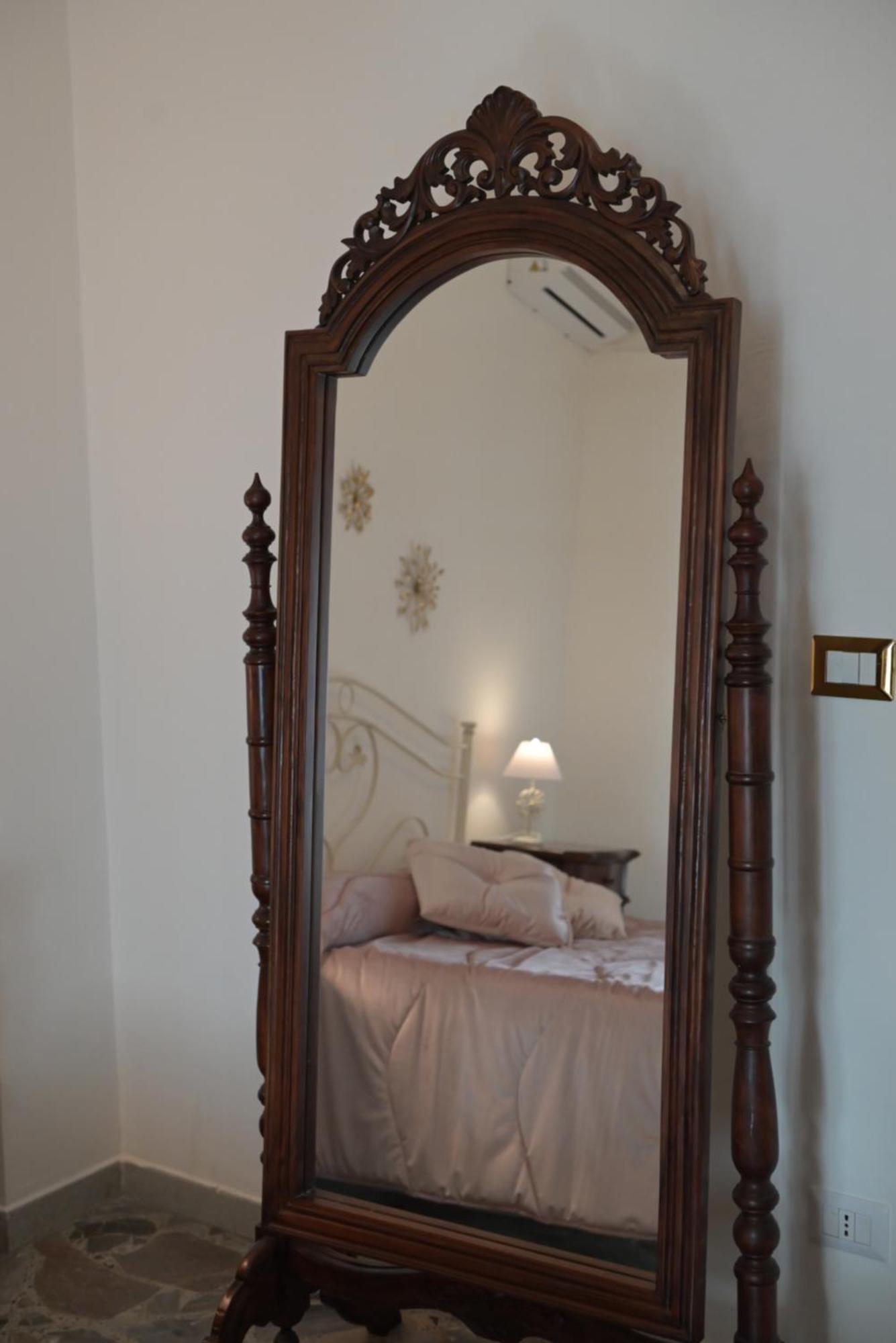 The Rooms Of Swami Бари Екстериор снимка