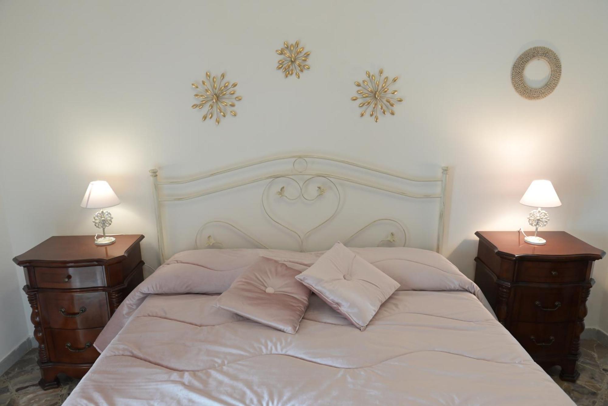 The Rooms Of Swami Бари Екстериор снимка